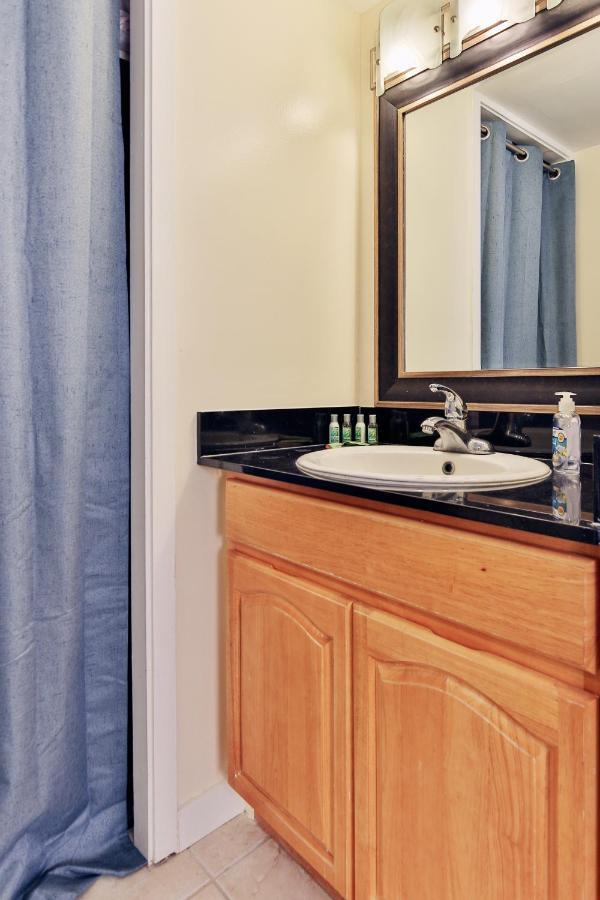 City View Studio With Pool Access In Aloha Surf! 檀香山 外观 照片