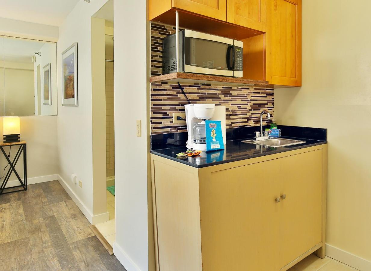 City View Studio With Pool Access In Aloha Surf! 檀香山 外观 照片